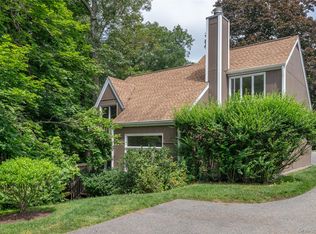 5 Grove Mews, Chappaqua, NY