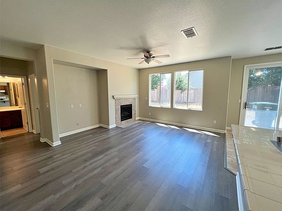 3rd image of 1838 Boardwalk Dr