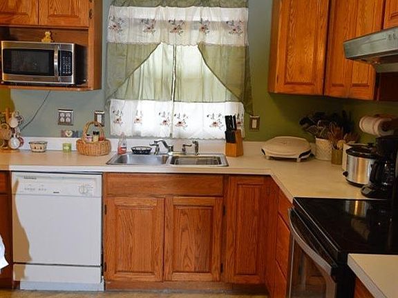 5th image of 785 Laverty Ln