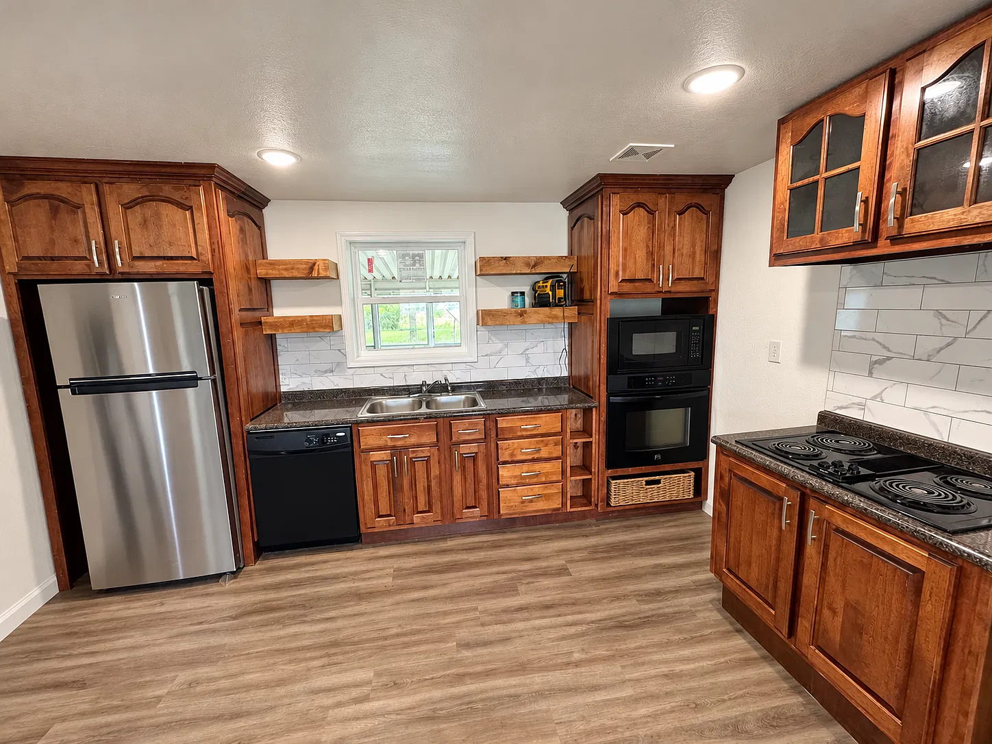 3 bed, 1400 sqft, $1,500 — Photo 4