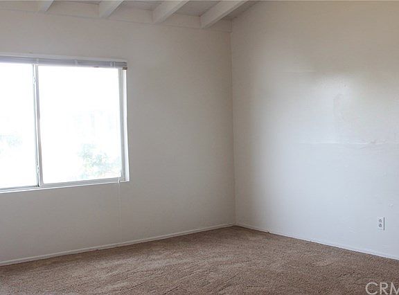 5th image of 22383 Farragut Ave