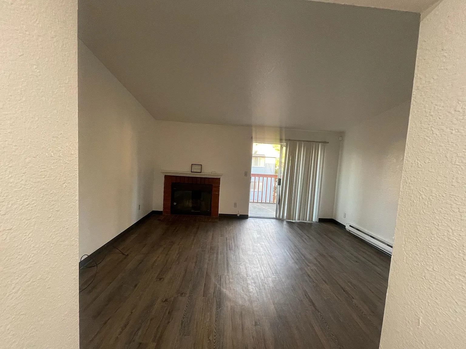2 bed, 900 sqft, $1,675 — Photo 4