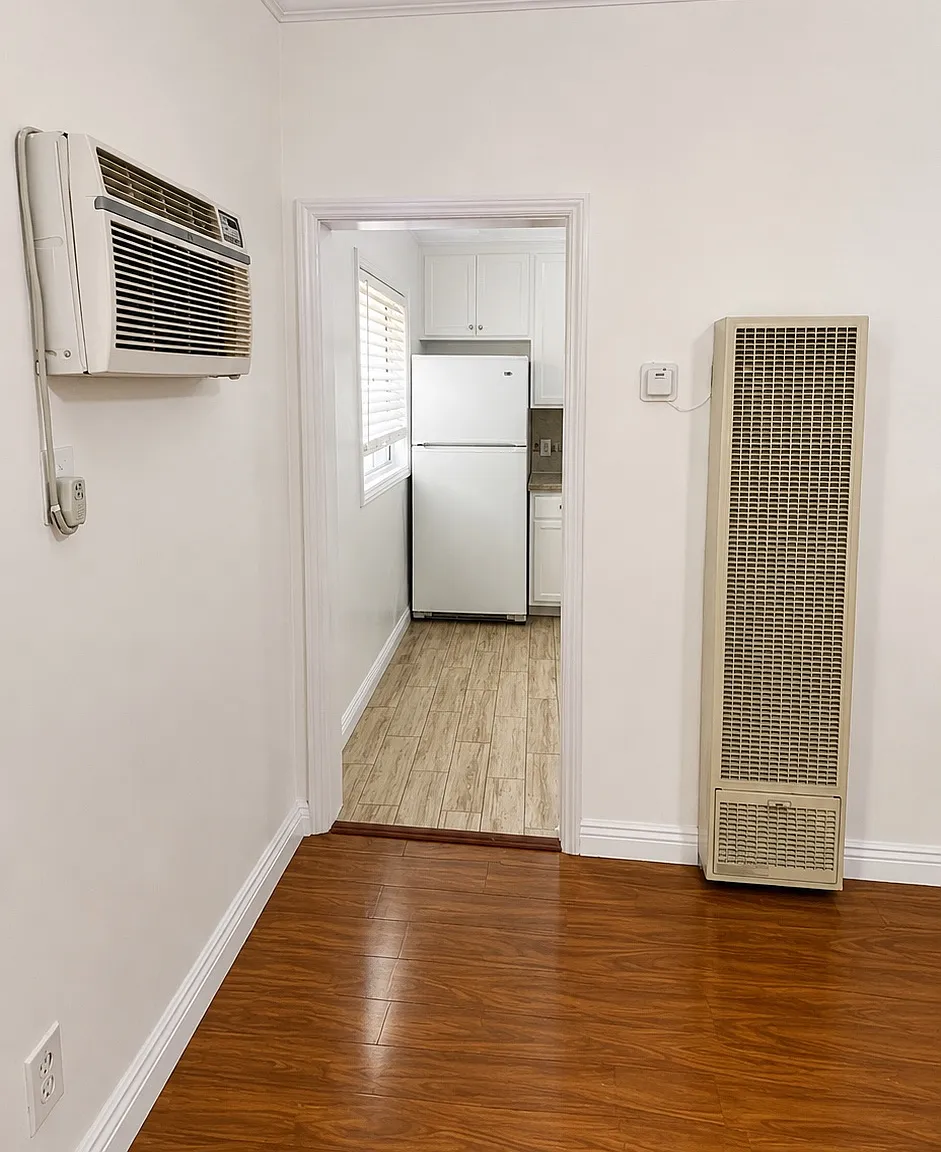 1414 N Hobart Blvd — Photo 2
