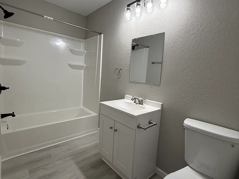 305 W Washington St #305 — Photo 4
