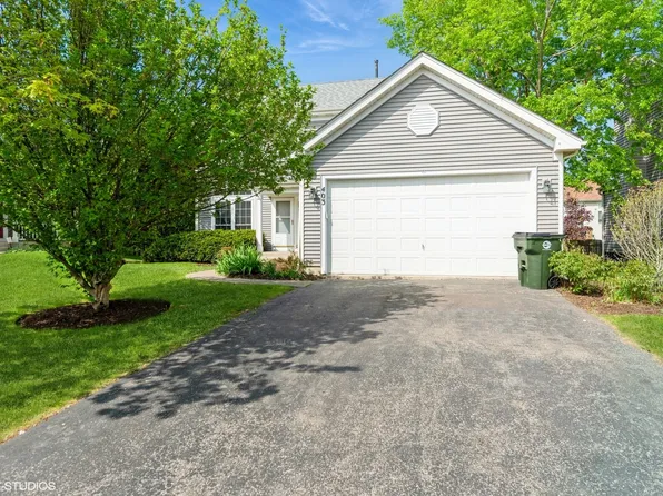 403 W Boxwood Ct, Round Lake, IL 60073