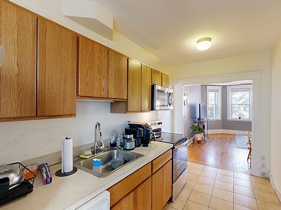 5th image of 19 Short St APT 6