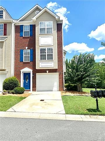 1st image of 221 Langhorne Dr #79