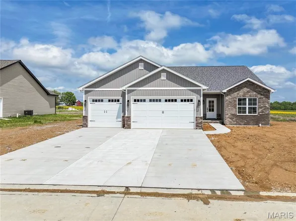 914 Seneca Dr, Waterloo, IL 62298