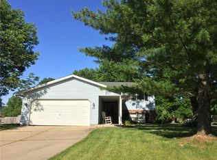 22 Timbercrest Dr, Sherman, IL 62684