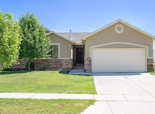 4673 E Foxwood Dr, Eagle Mountain, UT 84005