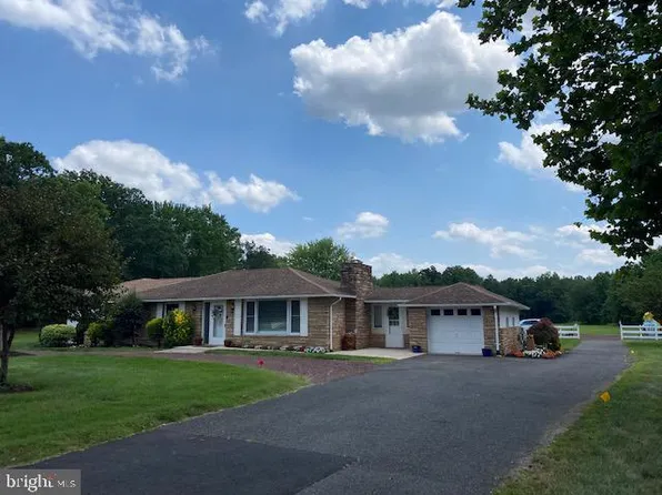 345 Edgebrook Rd, Robbinsville, NJ 08691