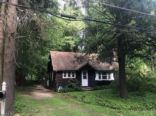 1114 Lakeside Dr E, Highland Lakes, NJ 07422