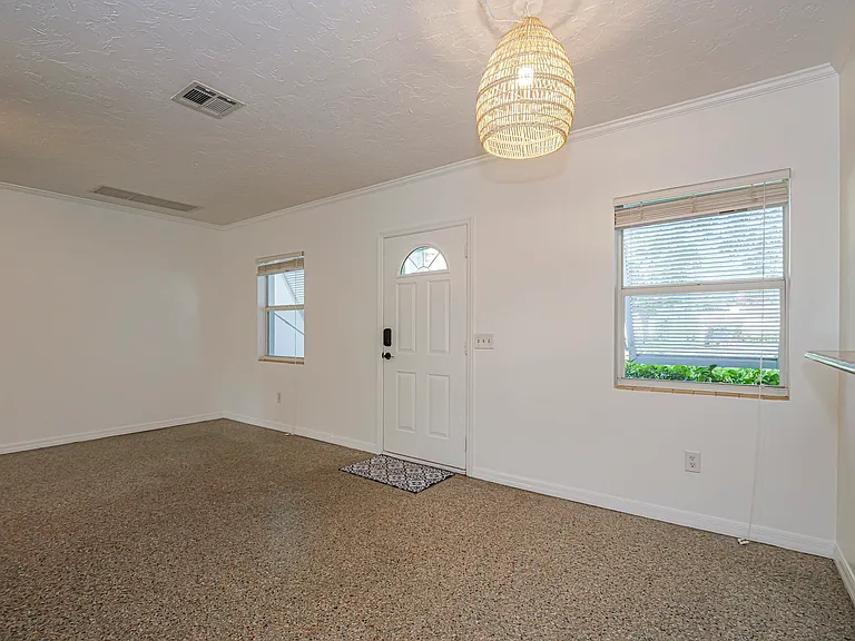 2158 Seville Ave — Photo 20