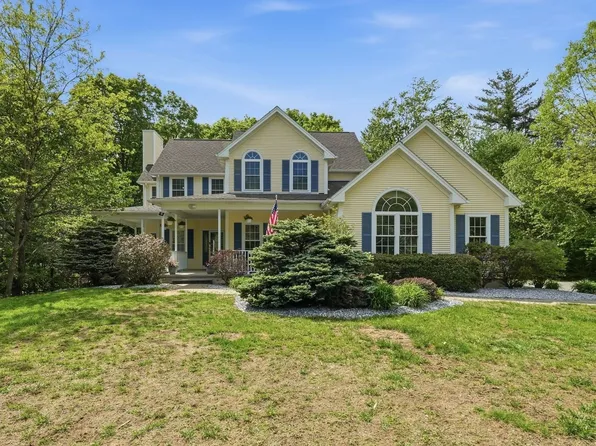 81 Sheffield Dr, Belchertown, MA 01007