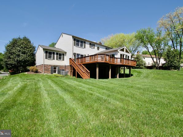1003 Coralberry Ct, Great Falls, VA 22066