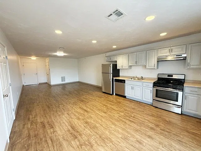 1 bed, 790 sqft, $2,350 — Photo 4