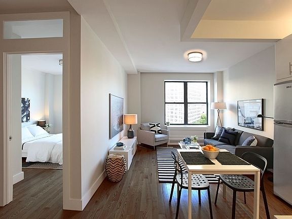 4th image of 212 W 91st St APT 916