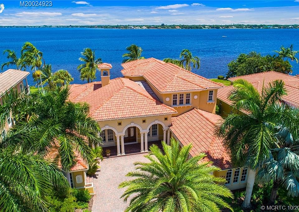 1st image of 154 SW Palm Cove Dr