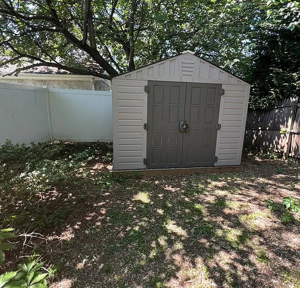 180 Vanderburgh Ave — Photo 20