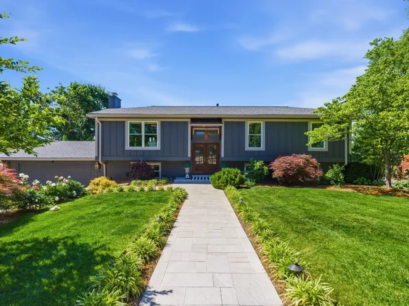 2938 Montavesta Rd, Lexington, KY 40502