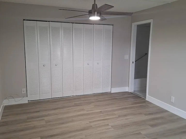 120 Normandy Ln #C — Photo 8