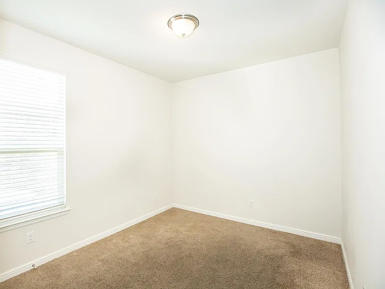 9524 Blaine Dr — Photo 16