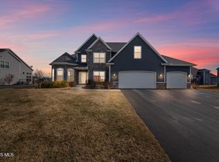 110 Wellington Pl, Perrysburg, OH 43551