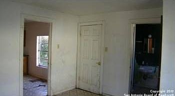 3rd image of 859 Angela St