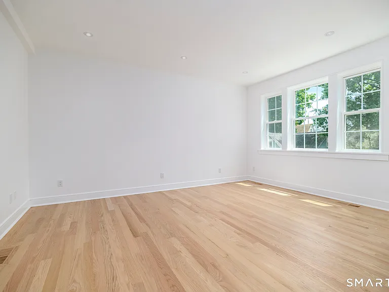1911 Summer St #1 — Photo 7