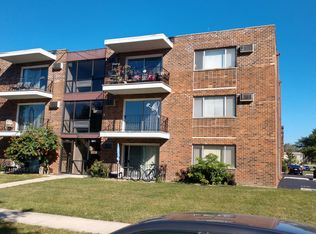 7100 176th St APT 302, Tinley Park, IL 60477