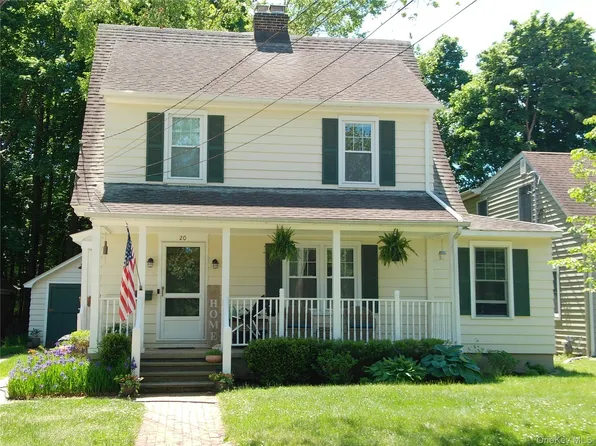 20 Kelly Court, Kings Park, NY 11754