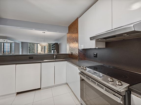 5th image of 195 N Harbor Dr APT 808