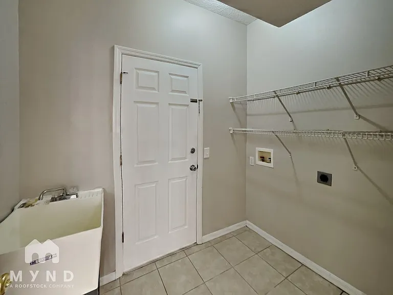 7026 Captiva Cir — Photo 23