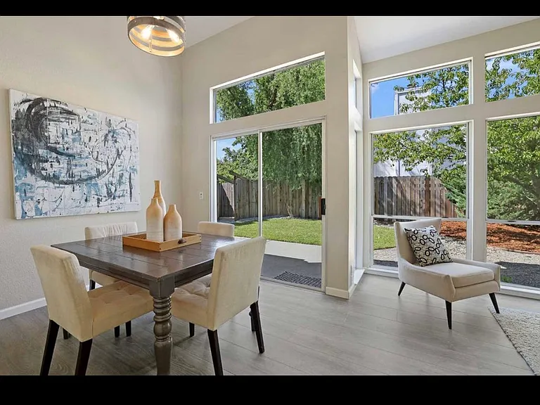 Valdora St — Photo 4