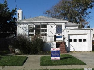 27 Lynbrook Ave, Point Lookout, NY 11569