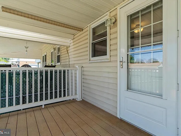 1268 Delbert Ave — Photo 34