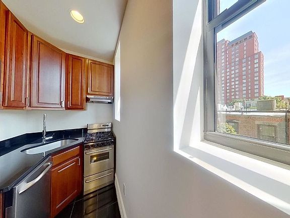 5th image of 53 W 105th St APT 5A