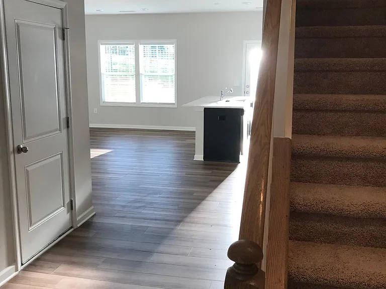 828 Oak Center Dr — Photo 4