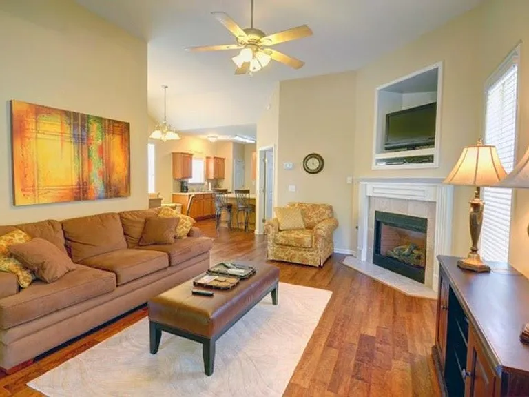 1241 Isle Bay Dr — Photo 2