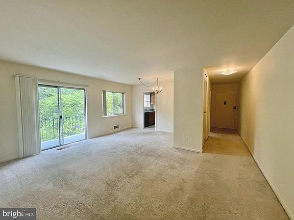 5th image of 10625 Montrose Ave APT 204