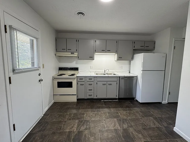 1007 Parkway Dr #1009 — Photo 2