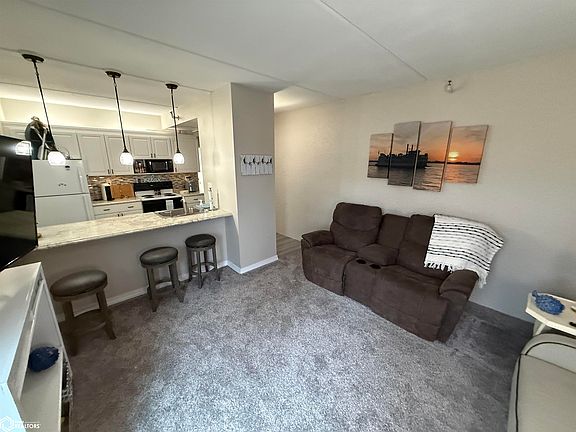 4th image of 2700 N Shore Dr Unit 102