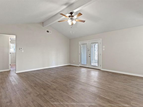 4th image of 1020 Ashland Dr