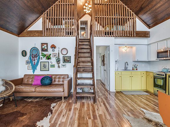 5th image of 109 E Barker Creek Dr