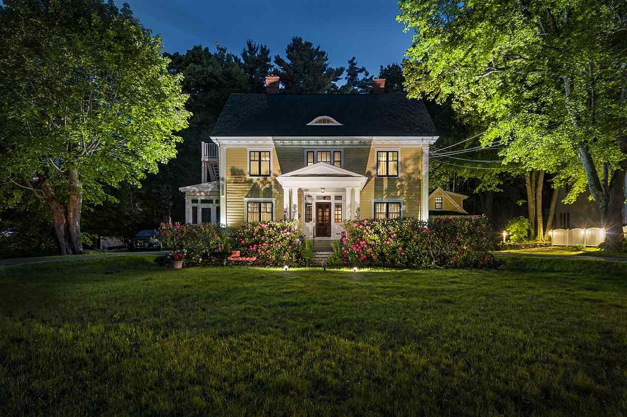 2688 Joseph Howe Dr, Halifax, NS B3L 4E4 Zillow