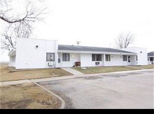 1901 W 5th St #A-2, Vinton, IA 52349