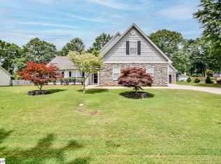 132 Sunshine Dr, Simpsonville, SC 29681