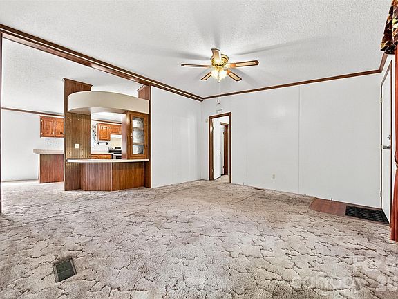 5th image of 3408 Landis Ln
