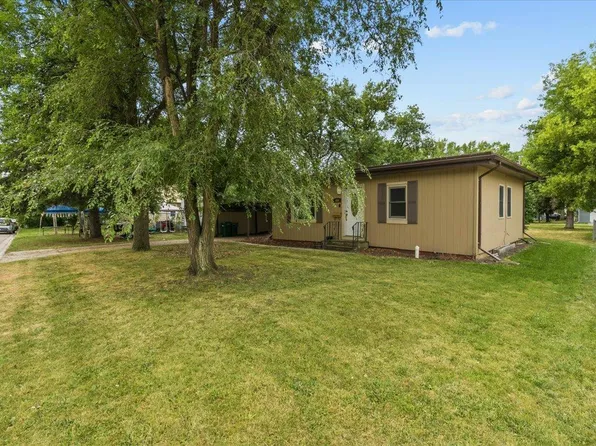 609 Center St S, Wahpeton, ND 58075