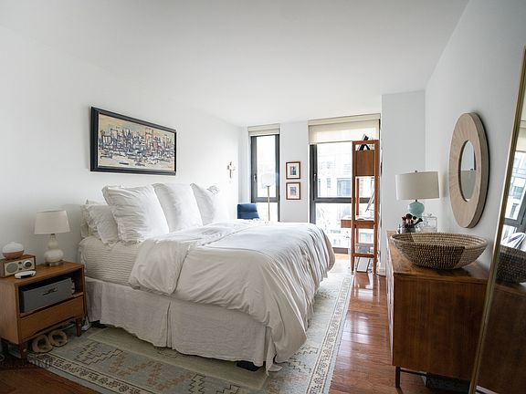 3rd image of 53 N Moore St APT 3H